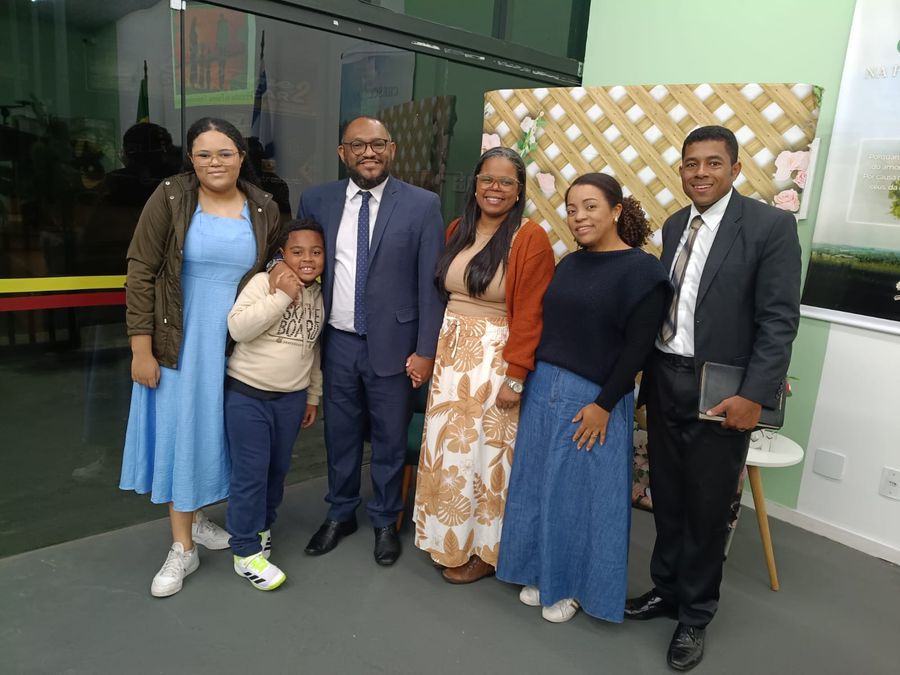 Família da igreja reunida